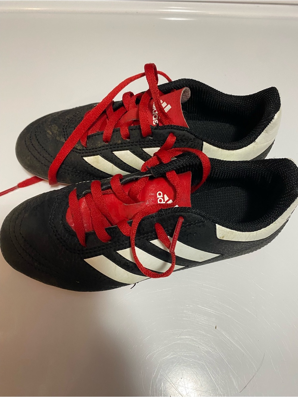 🌸 adidas Kids cleats